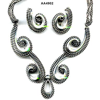 Napier Arte Moderne Necklace Earrings Set