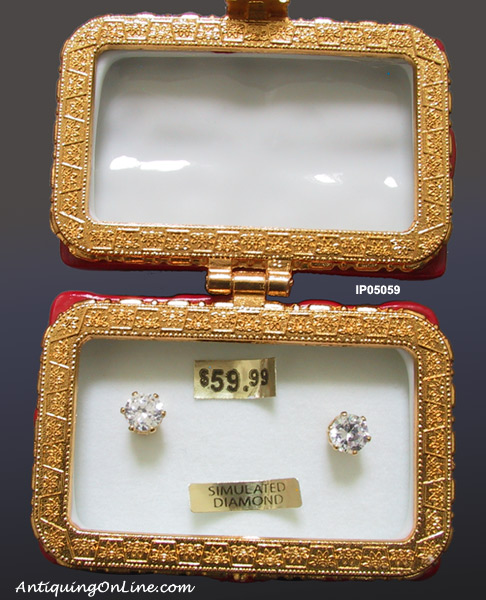 Embossed Hearts Enameled Porcelain Box with Earrings