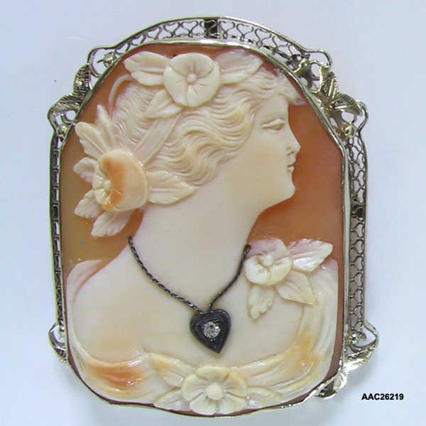 Antique Edwardian Shell Cameo en Habille of Flora 14 Karat White Gold