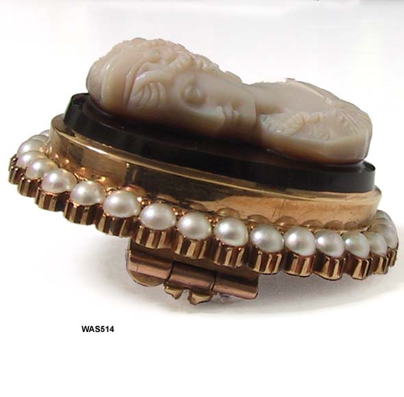 14 Karat+++ Hardstone Cameo Brooch