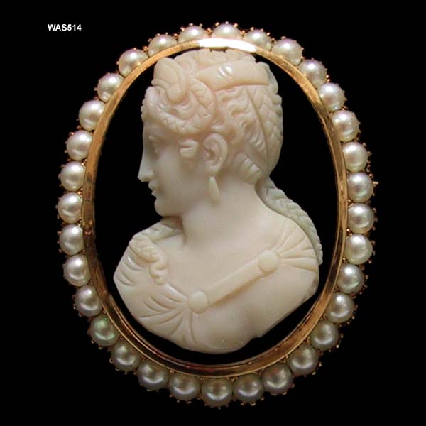 14 Karat+++ Hardstone Cameo Brooch