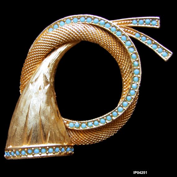 Vintage SPHINX Hunting Horn Brooch Pin
