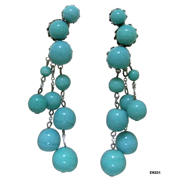 Vintage Vogue Turquoise Glass Beads Pendant Earrings