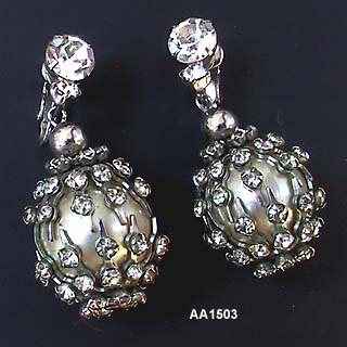 c. 1950 Clipback Penant Earrings