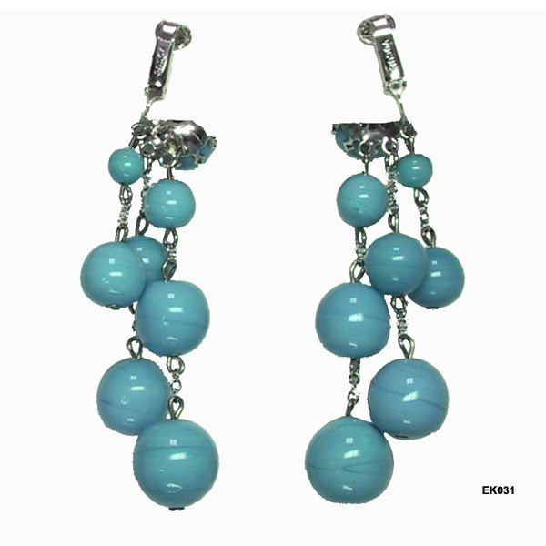 Vintage Vogue Turquoise Glass Beads Pendant Earrings