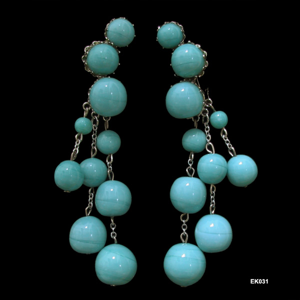 Vintage Vogue Turquoise Glass Beads Pendant Earrings