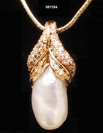 Henry Dunay 18 Karat Baroque South Sea Pearl & Diamond Pendant Necklace