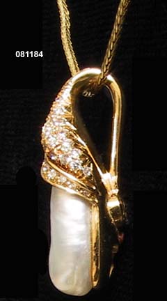 Henry Dunay 18 Karat Baroque South Sea Pearl & Diamond Pendant Necklace