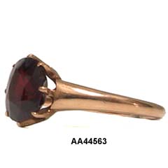 Late Victorian 18 Karat Rose Gold Garnet Ring