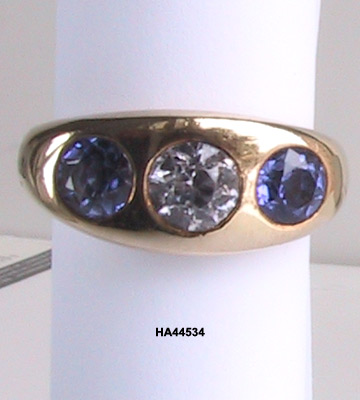1970 to 1980 14 Karat Diamond and Peridot Ring
