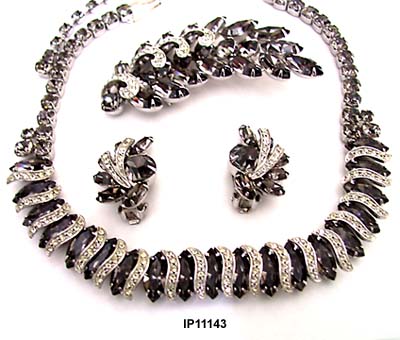 Vintage 1950s Weiss Black Diamond Parure